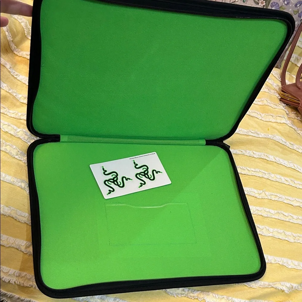 Razor Black lap top Case fits 15 and 13 inches lap tops